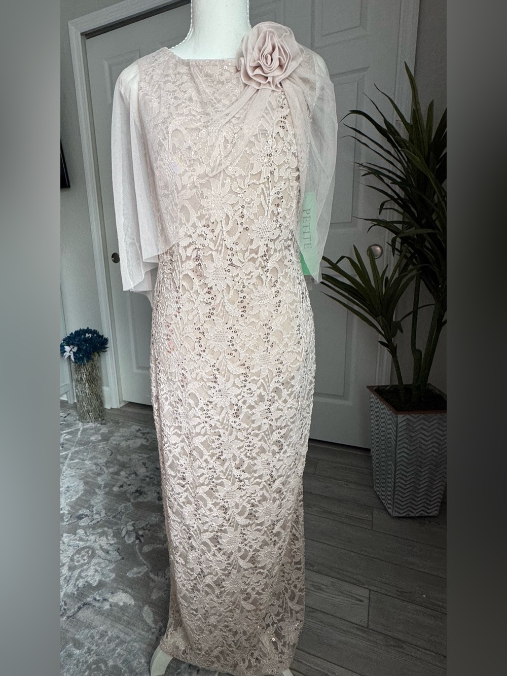 Cardalite Petite Floral Lace Maxi Dress in Pink Size Medium Petite New With Tags